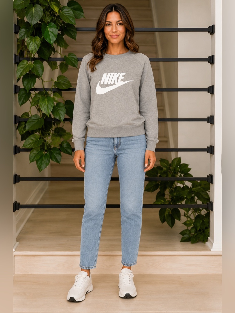 Nike sports Heather Gray Crewneck sweatshirt, classic white logo women’s L